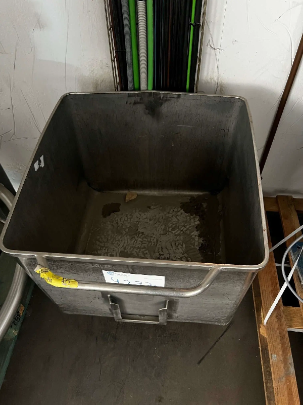 Cuve en acier inoxydable avec roues 200 litres d'occasion - référence : c4237_1