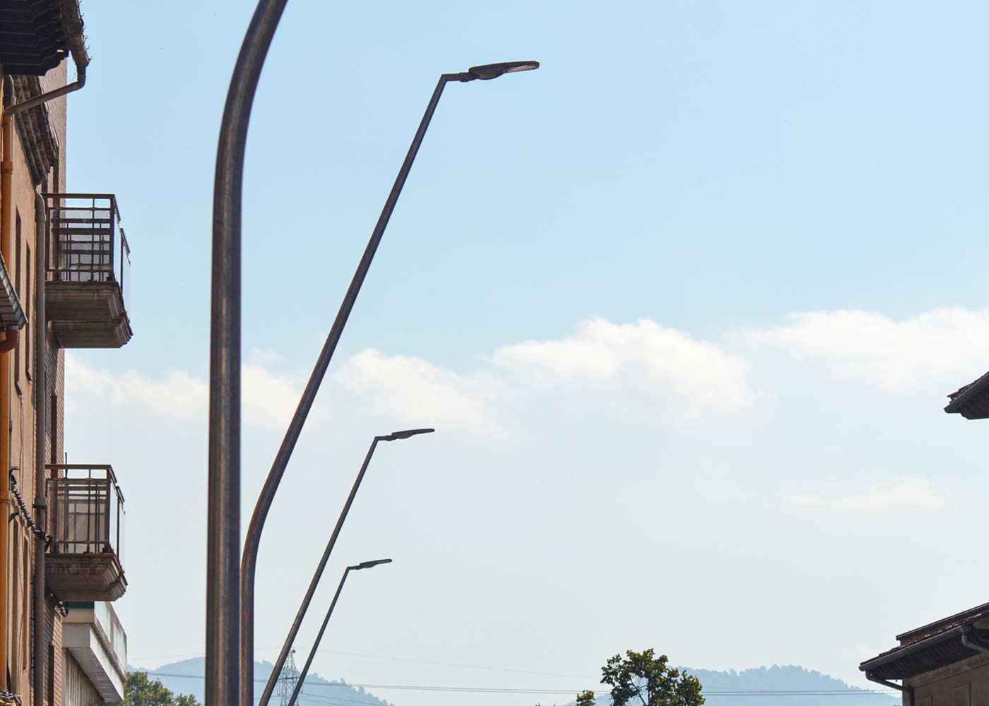 Luminaire fonctionnel Milan XL - ALMXL - Design plat aérodynamique - 20W à 300W_1