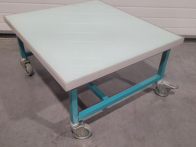 Table sur roulette pour incubateur BINDER 85 x 76 x 44,5cm_1