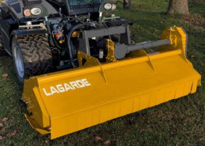 Équipement agricole broyeur FM III robuste et performant