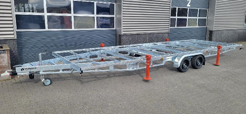 DT 7m80 x 2m44 Version amovible 3 x essieux 1800 kg + deck_1