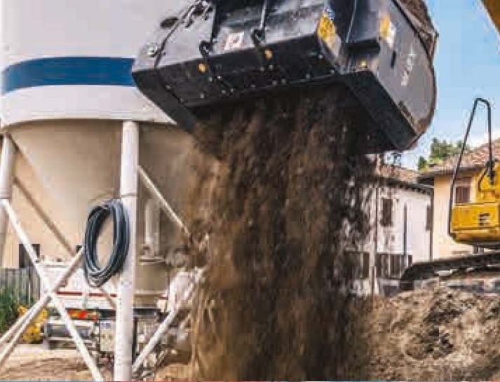 Godet cribleur pour pelles de 	1,5 à 3 T, idéal pour la sélection et la séparation de matériaux inertes ou recyclés sur chantier - SIMEX VSE 2_1