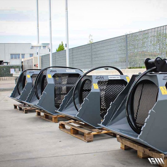 Godet cribleur rotatif série CBR07 - mini-pelle 3-5T - mini-chargeuse - chargeuse compacte - profondeur de panier augmentée et système plug and play_1