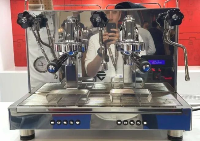 Machine à expresso professionnelle LELIT Giulietta semi-automatique 2 groupes_0