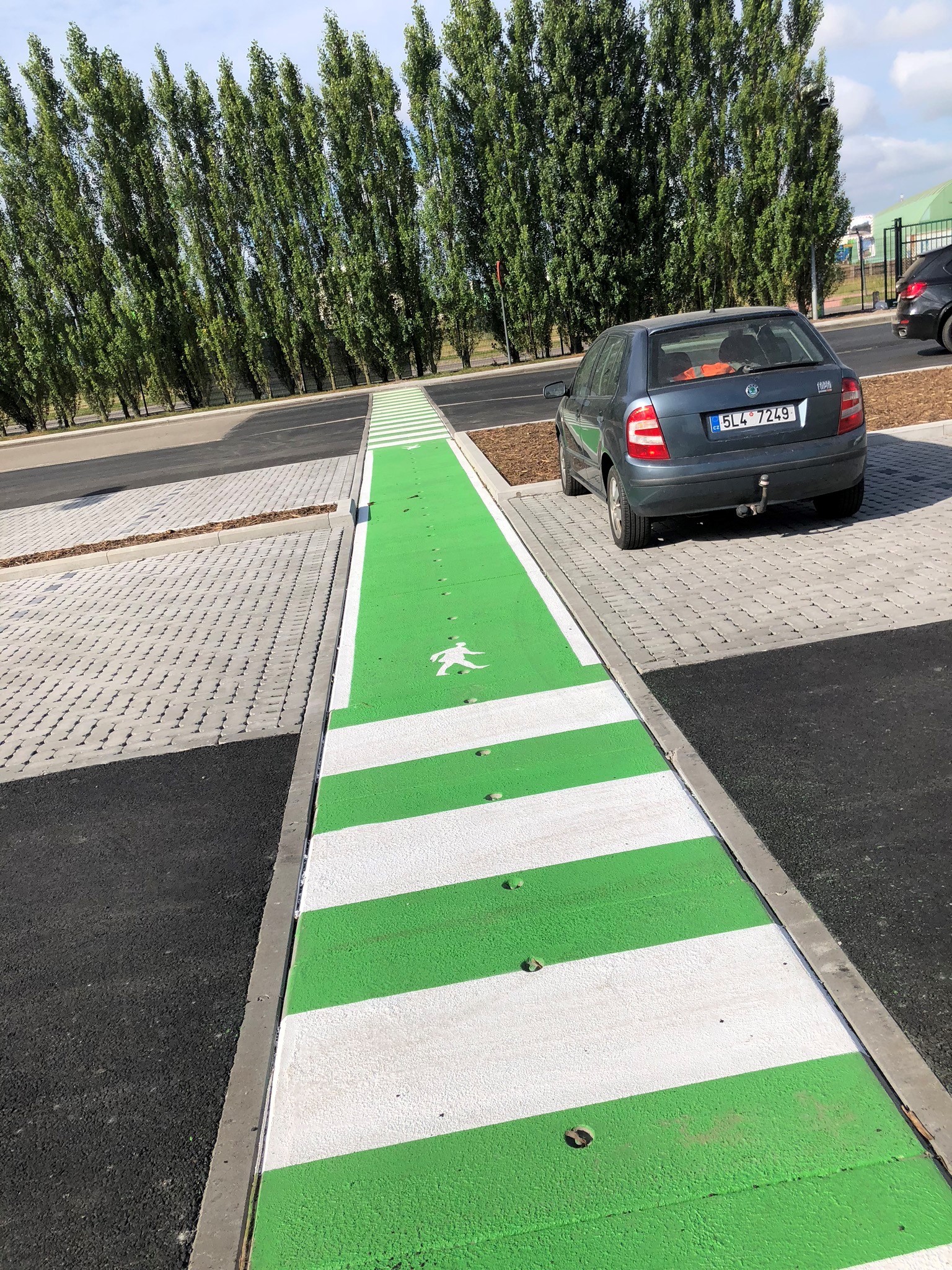 Marquage au sol epoxy - peinture bicomposante très durable_1