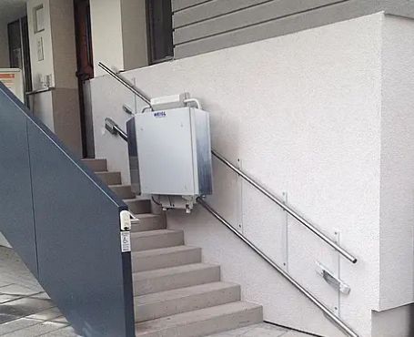 Delta  - plateformes monte-escaliers - lehner lifttechnik - taille maximale de la plate-forme 900x1300 mm_1