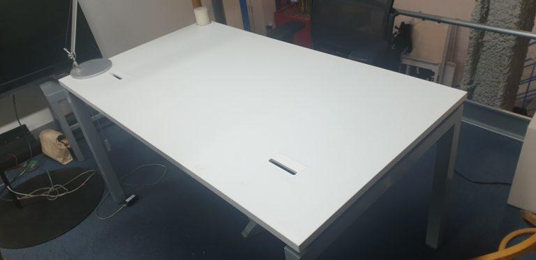 Poste de travail complet - Bureau Droit Blanc 140x80 cm + Fauteuil ergonomique SEDUS + Caisson sur roues 2/3 tiroirs d'occasion_1