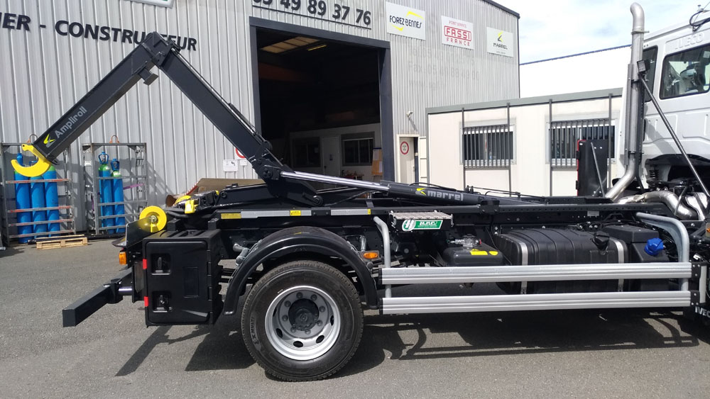 Bras amovible 8 à 12T pour camion système multi-caissons - HPC - bras hydraulique à potence télescopique_1