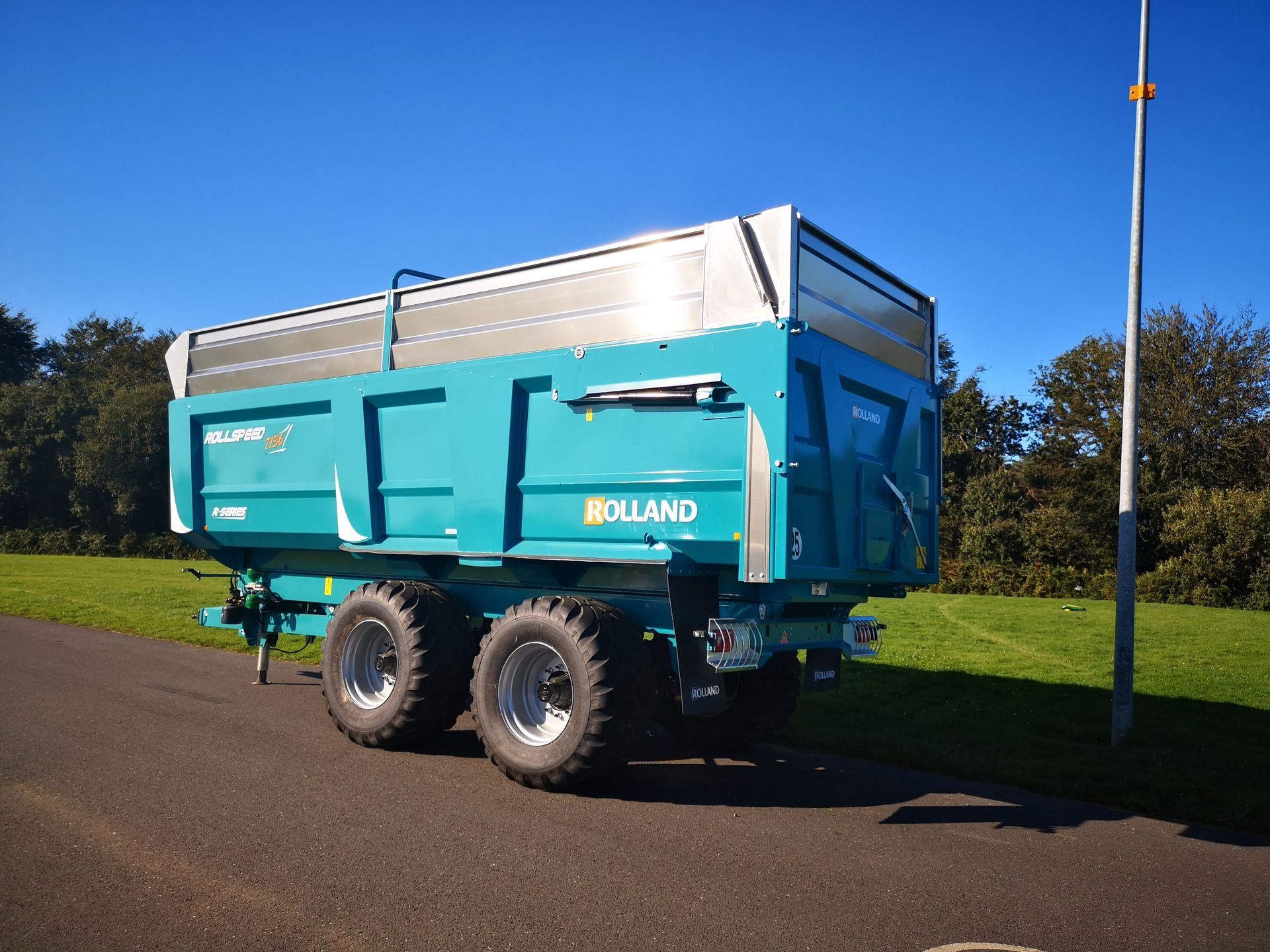 Remorque monocoque agricole Rollspeed 7136 pour transport