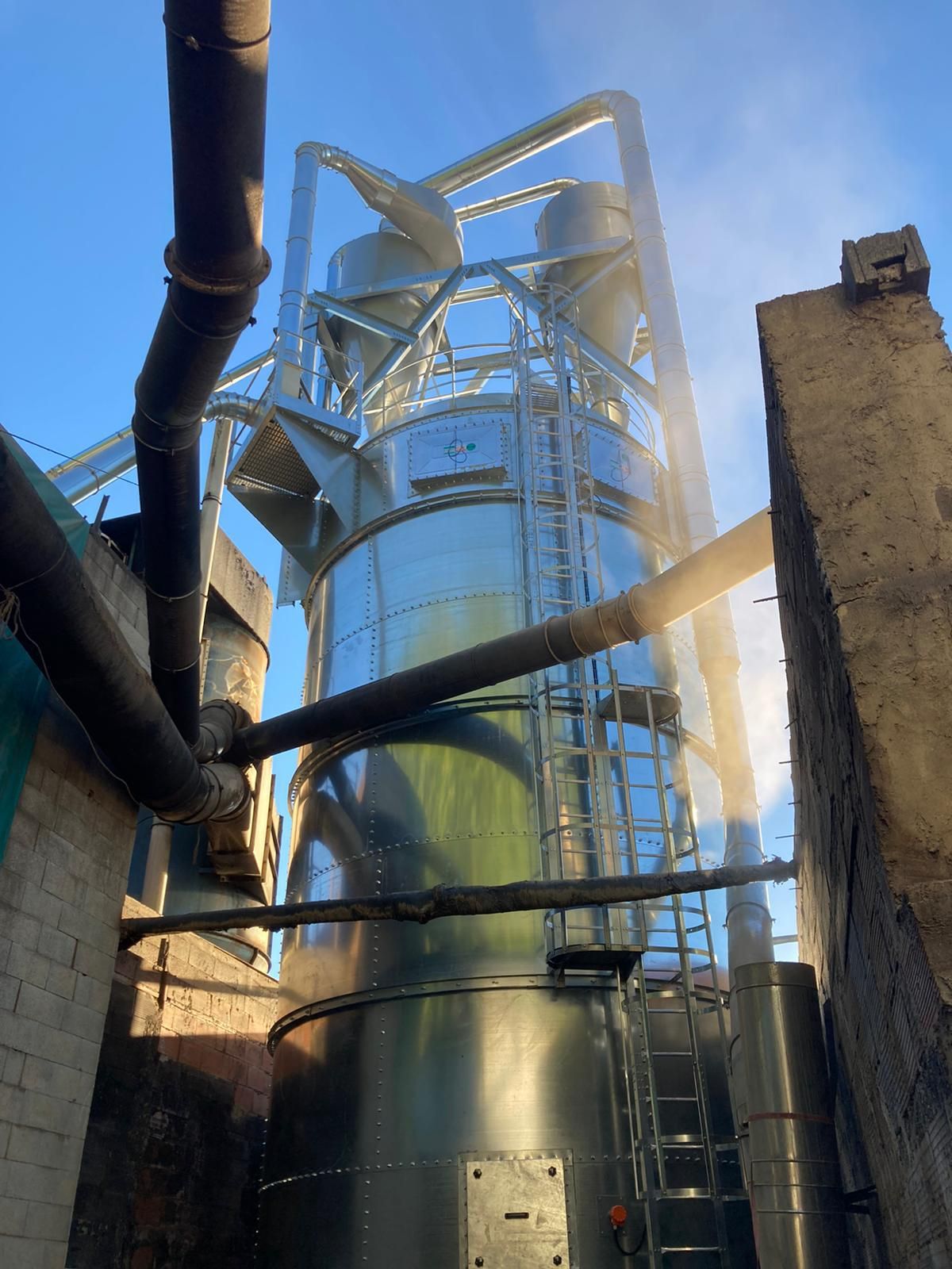 Silo à tôle lisse pour stockage de céréales, copeaux de bois et produits humides - BORGHI_1