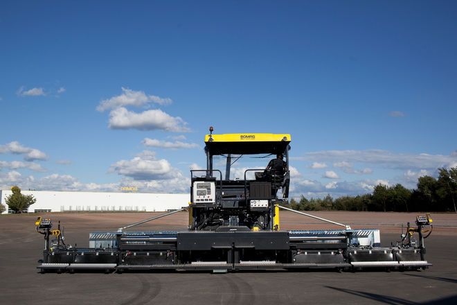 Finisseur autoroutier BF 800 C-2 - 800 t/h - 21300 kg - Technologie avancée BOMAG_2