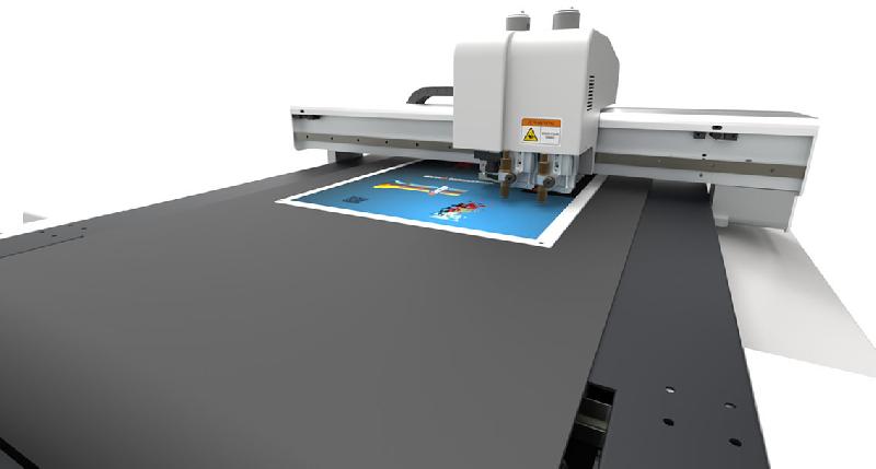 Système automatique de découpe DIGICUT PK LINE - couteau oscillant haute fréquence - découpe précise et rapide_1