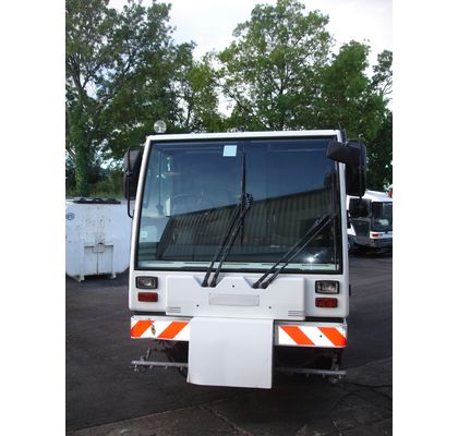 Machine de nettoyage urbain avec potence