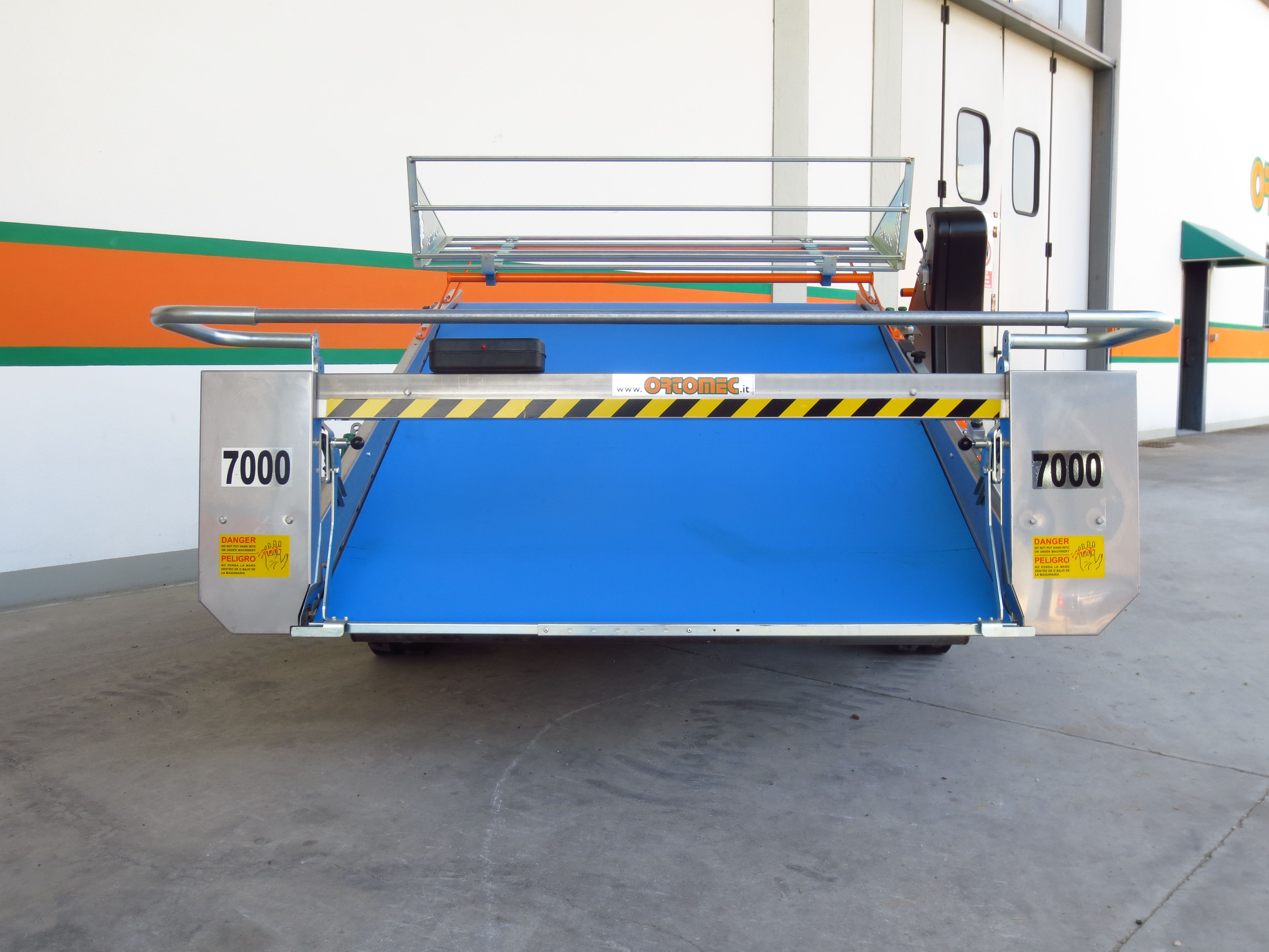 Récolteuse de légumes 7000 foglia - ortomeca srl - largeur de tête de récolte 130 à 180 cm - moteur 25 hp_1