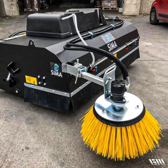Outil de nettoyage pour sols industriels et voiries