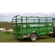 Bétaillère équipée d'une porte latérale et d'une porte arrière à 2 panneaux