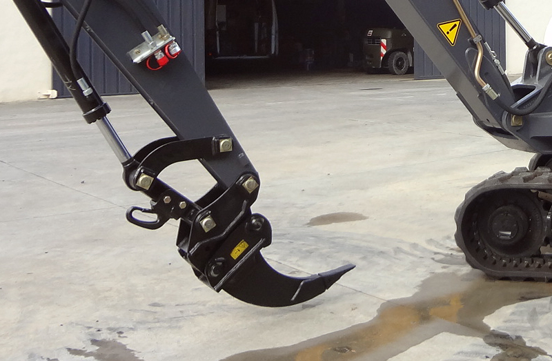 Outil de déroctage pour pelle avec montage direct ou attache rapide