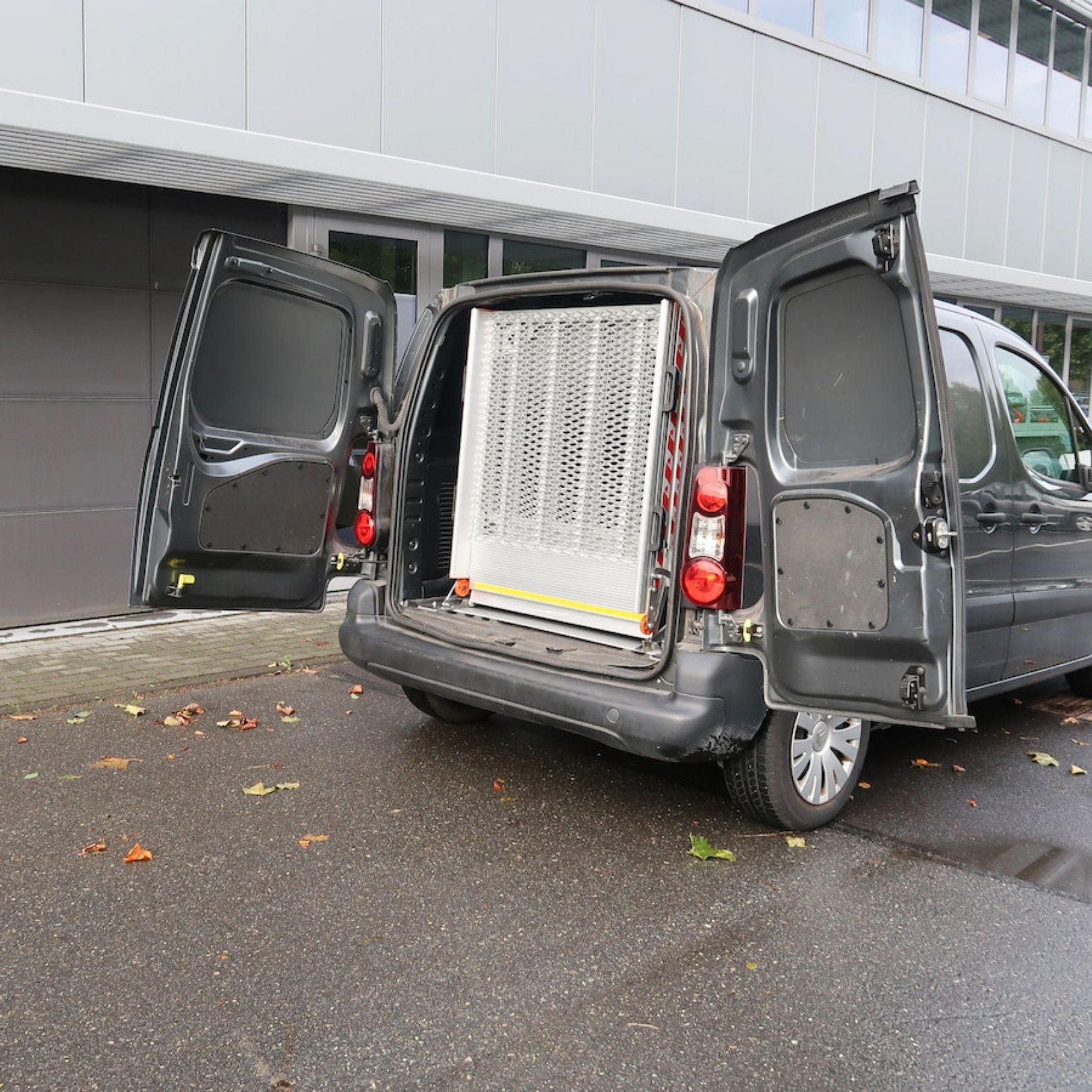 Rampe de chargement repliable et facile à manipuler - Manutention - jusqu'à 400 kg - DH-AI12/13_1