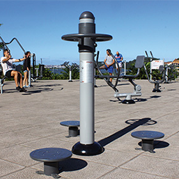 Appareil de fitness pour relaxation des muscles et amélioration de la souplesse des lombaires - Agrès fitness - Dimensions 1,82x1,82x1,26m_1