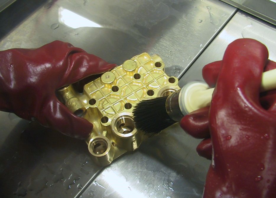 Fontaine de lavage fermée avec gants - capacité lavage : 700x660x560 mm_1