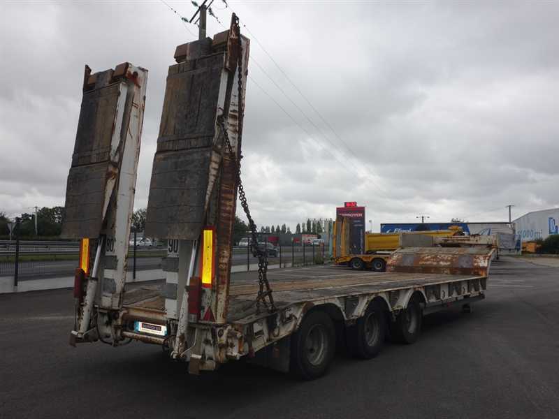 Semi-remorques porte-engins Kaiser 6421 - 3 essieux SAE - Suspension mécanique - PTC 38T - 30/05/2002_1