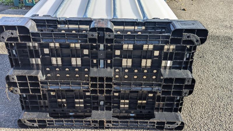 Cuves IBC 600 L. De réemploi-palette PVC_1