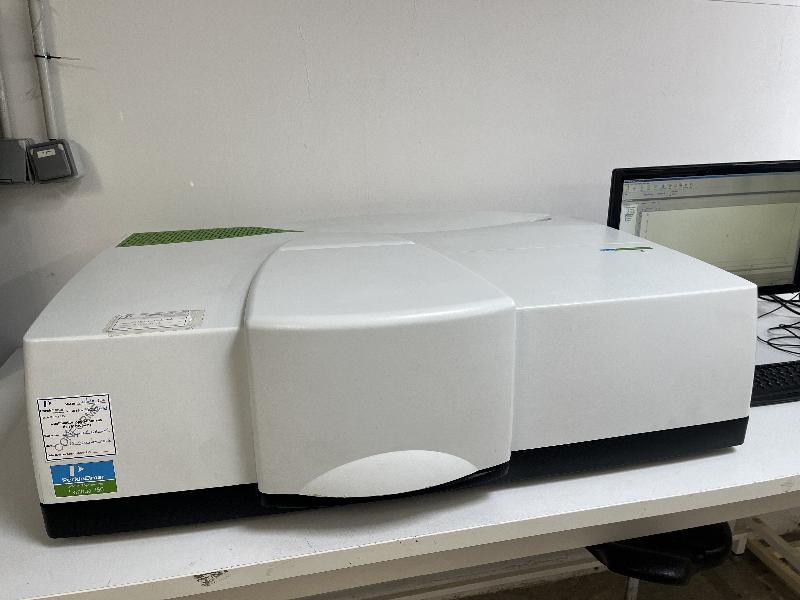 Spectromètre Perkin Elmer Lambda 750_1