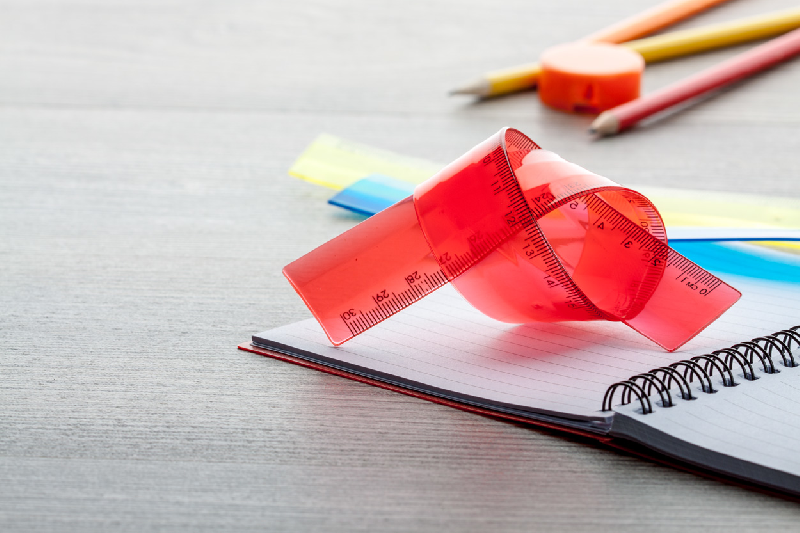 Règle transparente en plastique flexible - Couleur rouge - Poids 28g_1