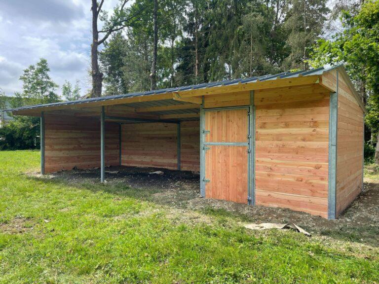 Box et abri en poteaux métal - BOX021 - LCI Cheval - robustesse et confort pour chevaux_1