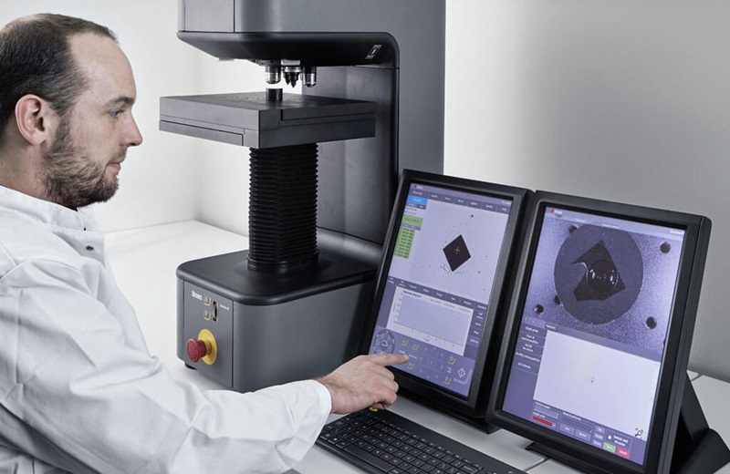Duromètre Vickers semi-automatique et automatique - Duramin-40 - Gammes de charges de 1 gf à 62,5 kgf_1