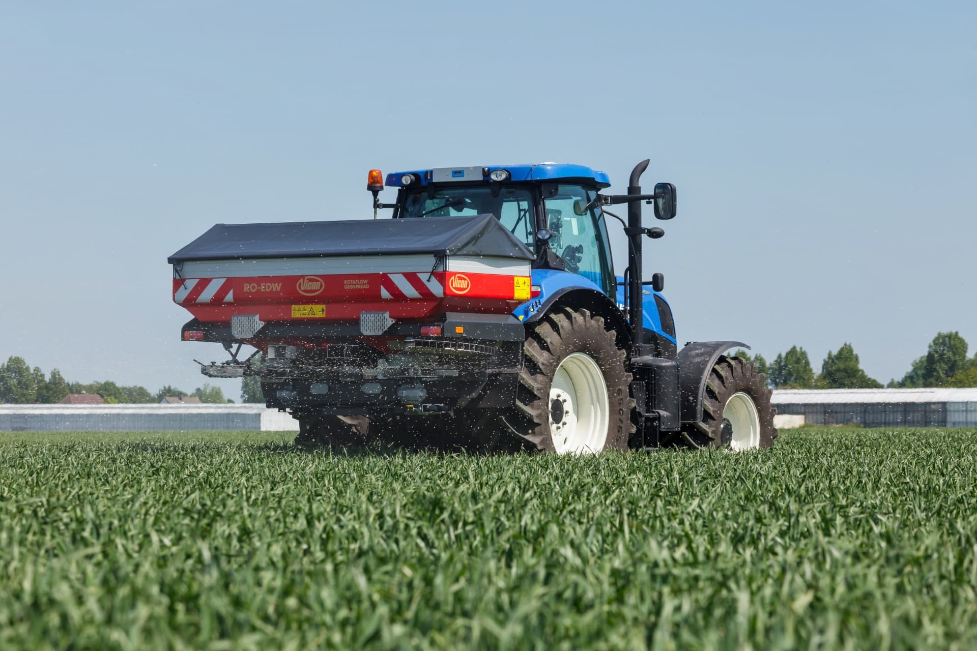 Rotaflow RO-EDW GEOSPREAD® - Distributeur d'engrais Vicon - Capacité 2550 à 3900 L - Technologie ISOBUS et pesée précise_1
