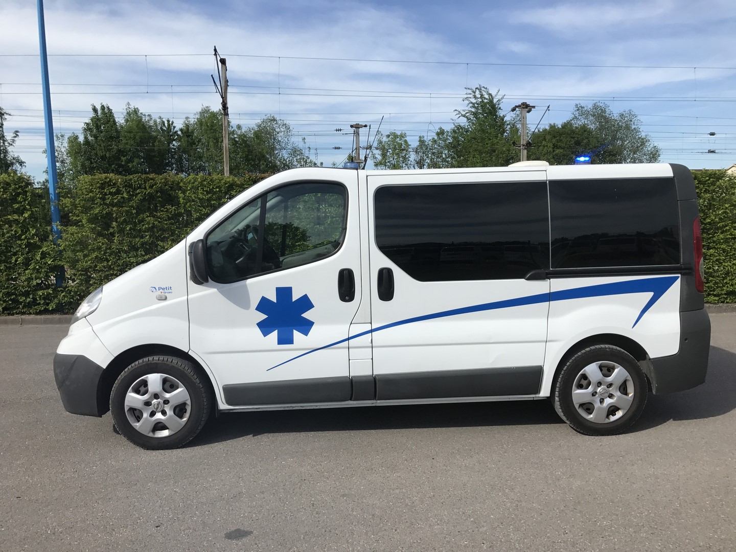 Ambulance Opel Vivaro occasion avec agencement Sanicar