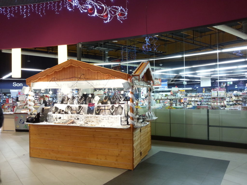 Chalet en bois pliable d'intérieur - modulable et personnalisable pour collectivités et professionnels_1