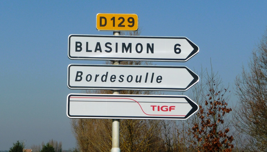 Panneau directionnel - Signalétique de haute qualité personnalisée pour villes, lieux publics et événements_1