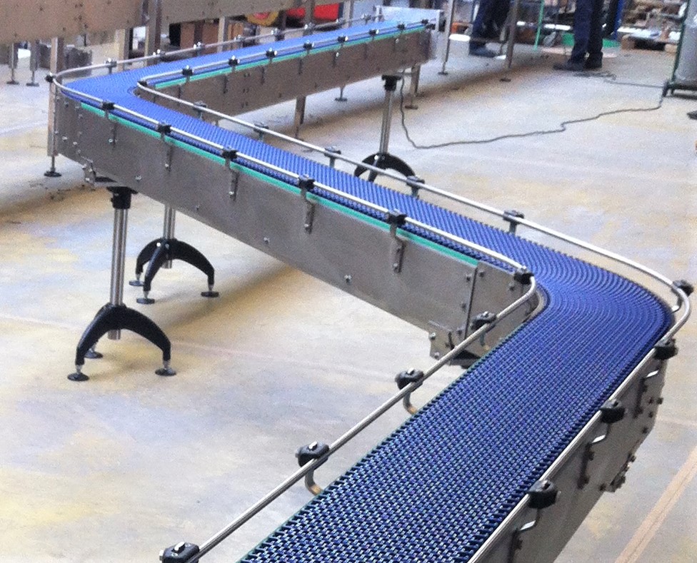 Convoyeur à tapis modulaire - courbe pour le transport de produits avec changement de direction_1