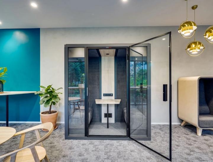 Cabine acoustique avec ventilation, fonction hermétique et connectique - Ref : BLABLA_duo_1