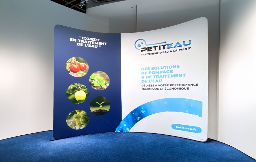 Conception de stand professionnel sur mesure pour renforcer votre visibilité lors de vos événements professionnels - Planète Communication_1