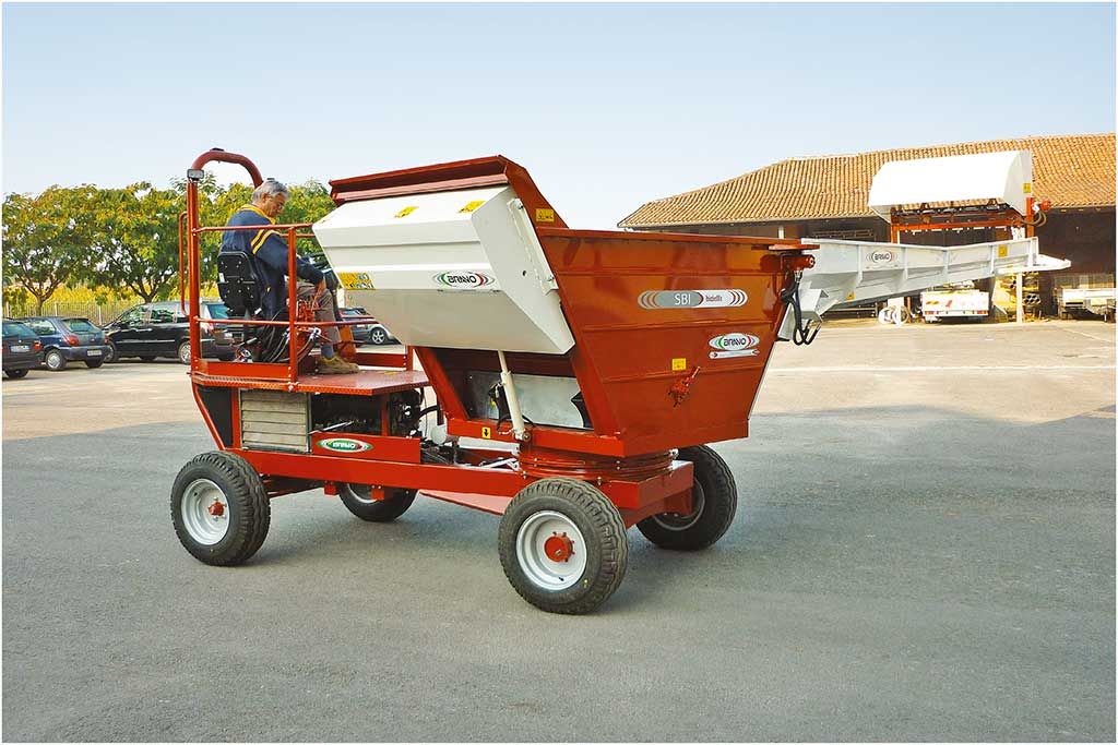 Pailleuse agricole automotrice - bravo - pour balles rondes_1