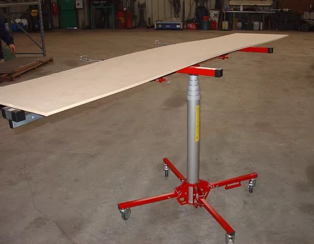 Élévateur pneumatique compact - Charge jusqu'à 125 kg - Hauteurs 3.20m et 4.60m_1