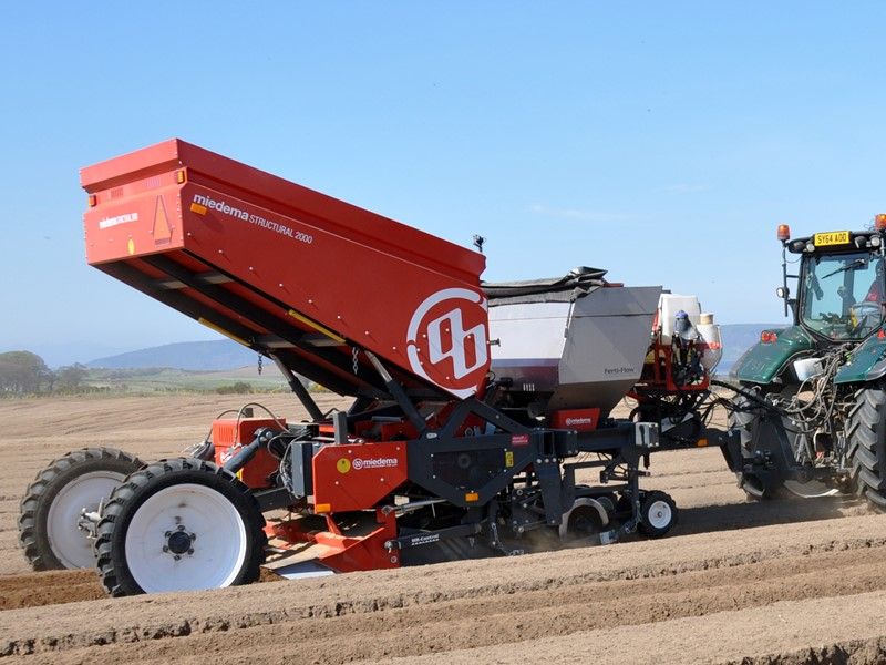 Machine agricole Miedema Structural 2000 pour plantation rapide et précise