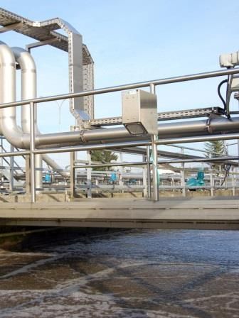 Débitmètre radar autonome et enregistreur RQ-30adms - mesure sans contact, double radar et autonomie renforcée_1