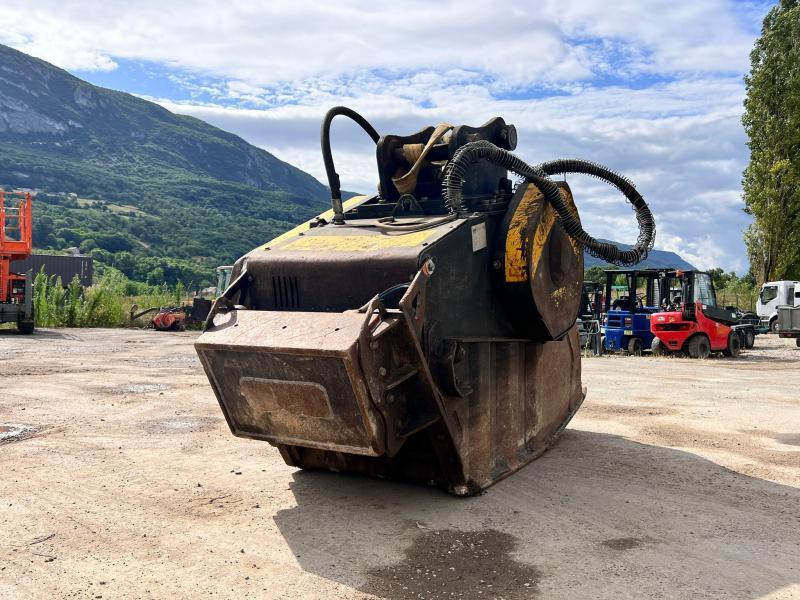 MB CRUSHER bf70.2 godet concasseur avec aimant_1