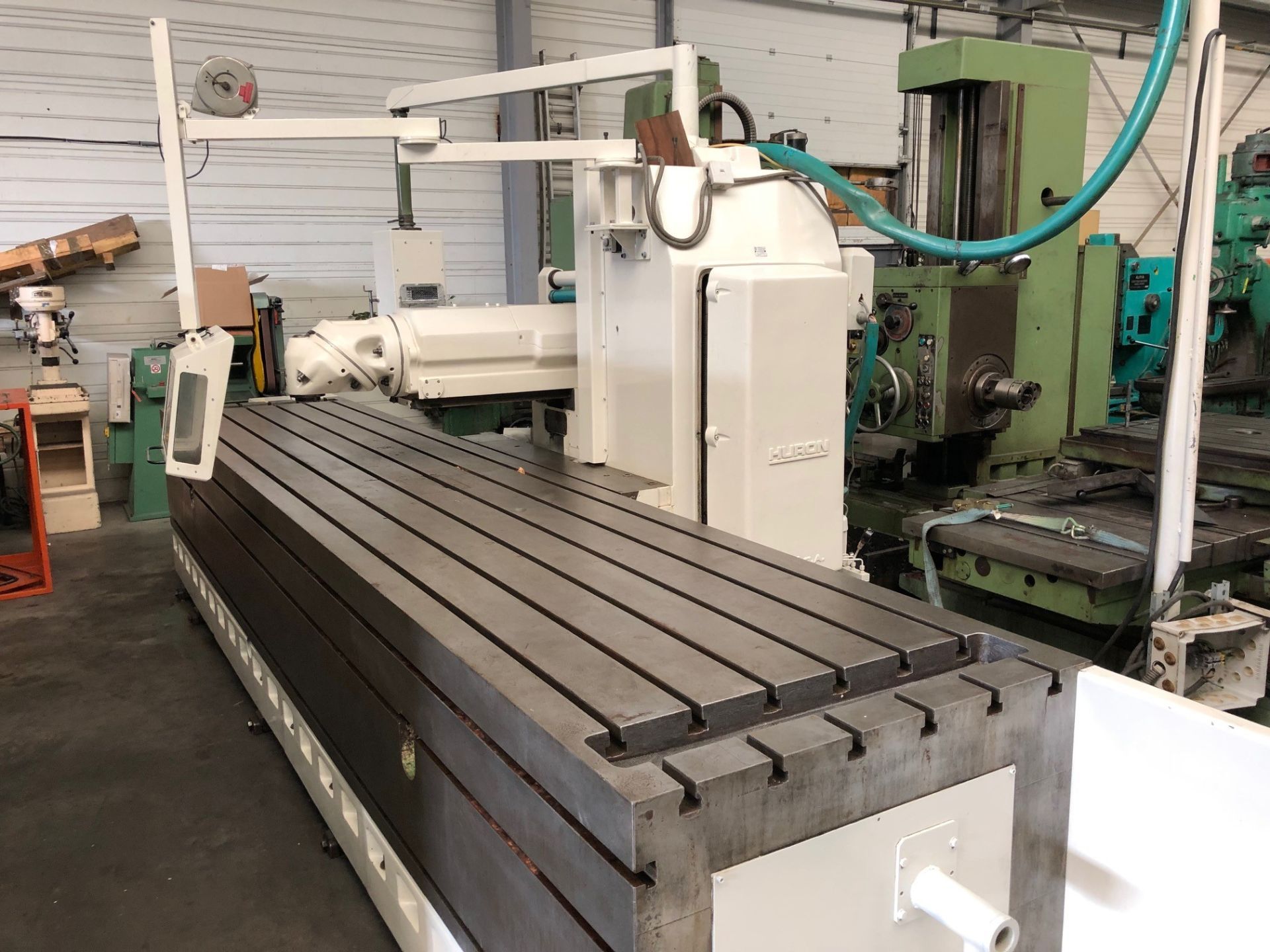 Fraiseuse industrielle HURON RU 881 Occasion - Réf 3123 - Courses 3500x1000x1000 mm - Table 5155x1000 mm_1