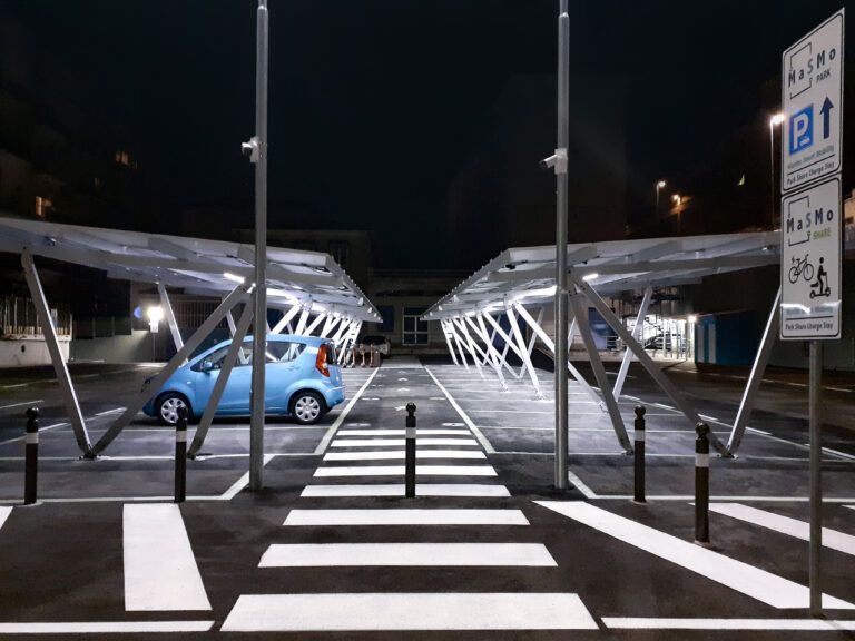 Ombrière photovoltaïque en aluminium_Plaque acier ancrage_GIULIO BARBIERI_1