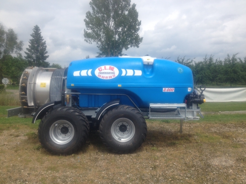 Atomiseur à vidange automatique - Cuve en polyéthylène de 1000 à 3000 litres - TGI - CLM_1