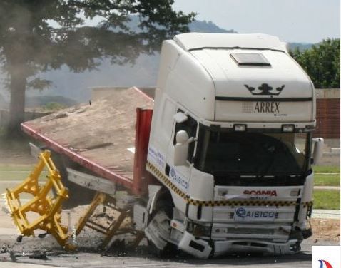 Barrière amovible anti-véhicule assassin vl et pl  6 m avec roulettes orientables, idéal pour sécuriser le domaine public - baava 156 vl_1