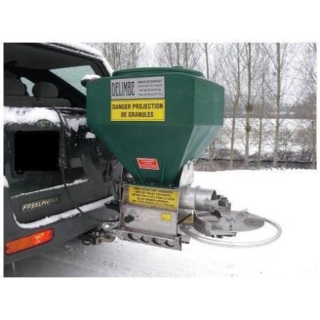 Epandeur de sel avec cuve en polyéthylène