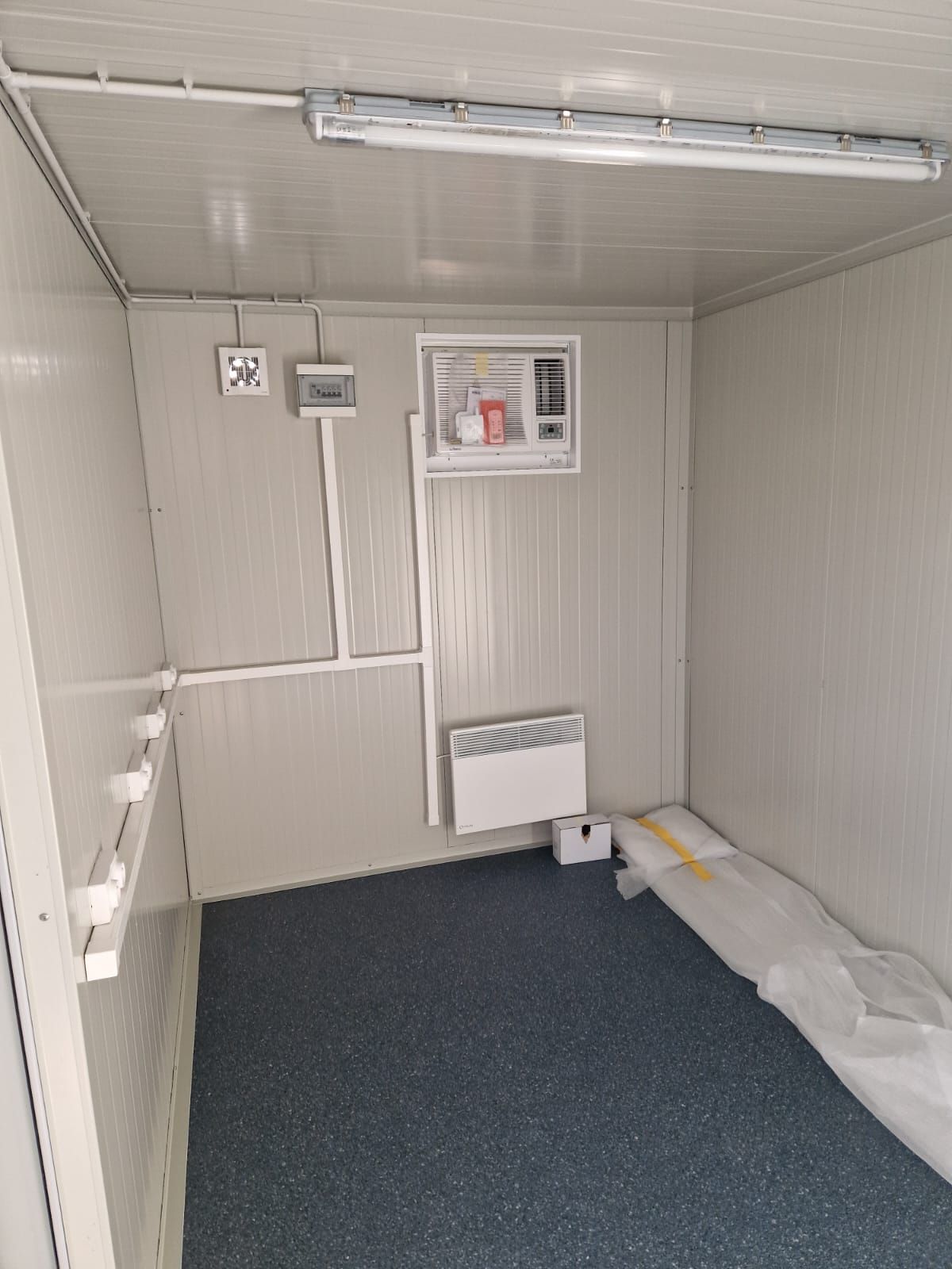 Local technique modulaire - normes de sécurité - dimensions L.6.09m x l.2.42m - panneaux coupe-feu 2H00_1