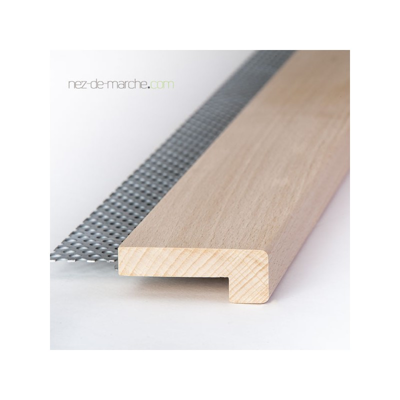 Nez de marche hêtre 60x22mm avec grille_1