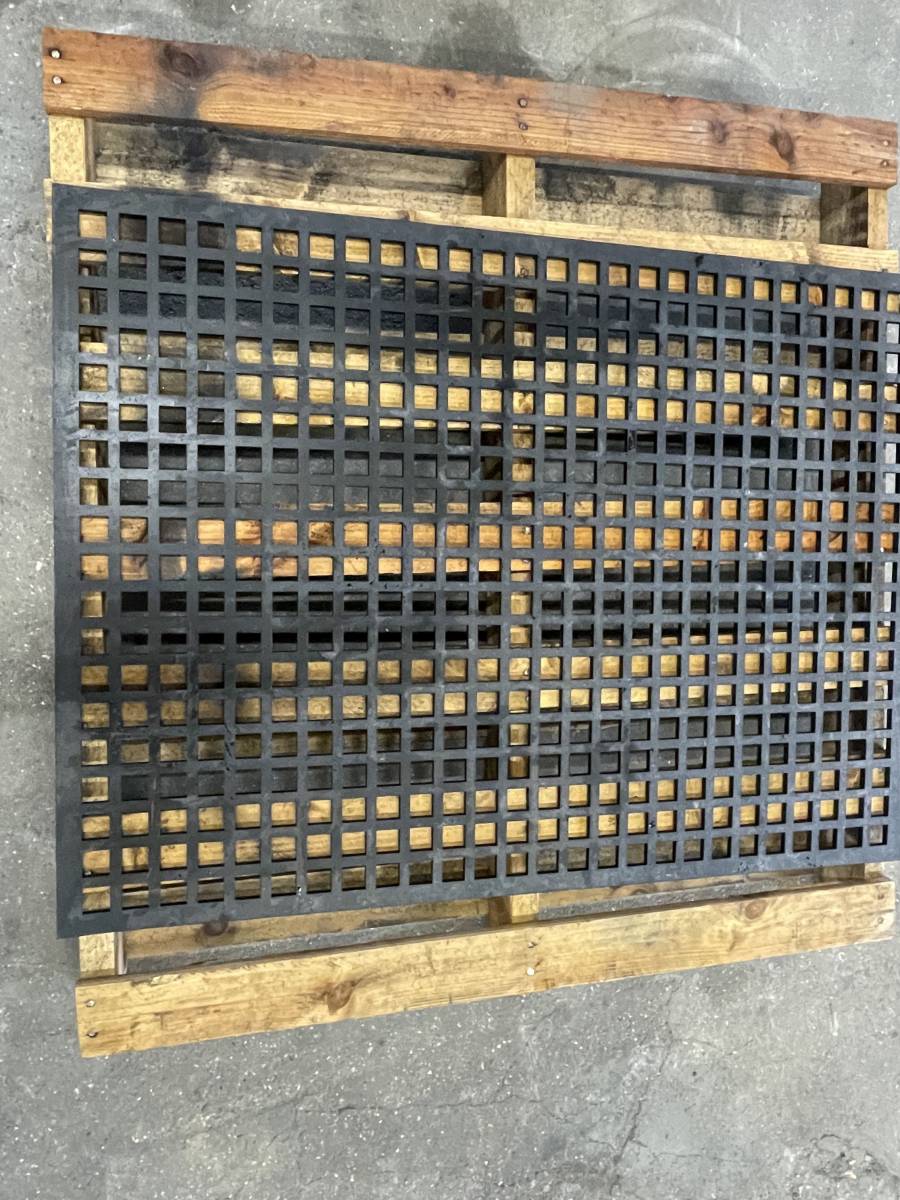 MTCP - Découpe au jet d'eau pour grille de crible huîtres 970x715 - Manche_1